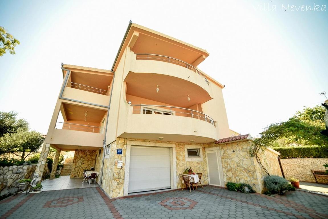 Apartments Villa Nevenka 로고즈니차 외부 사진