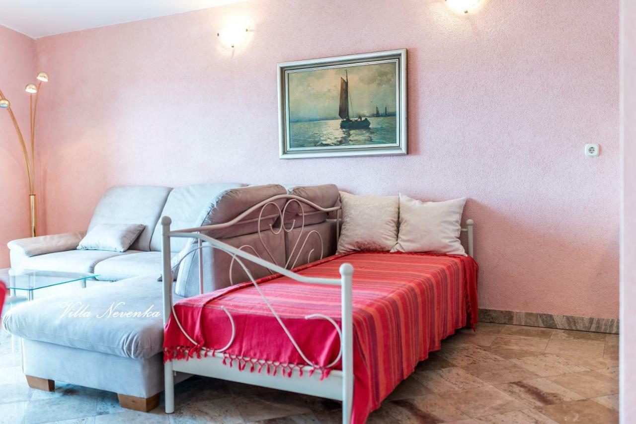 Apartments Villa Nevenka 로고즈니차 외부 사진